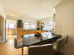 Kitchen/Diner- click for photo gallery